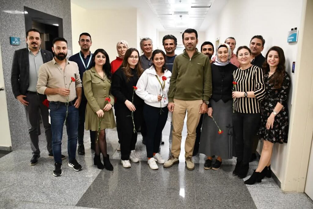 ALANYA EĞİTİM VE ARAŞTIRMA HASTANESİNDEN TIBBİ SEKRETERLERE ANLAMLI JEST