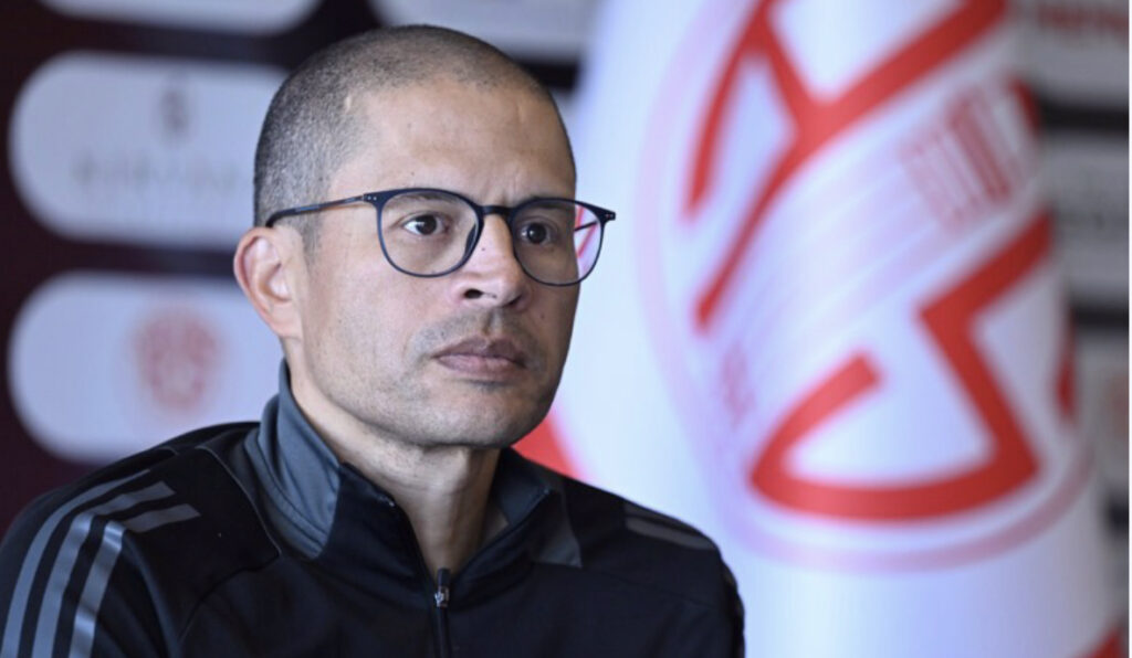 ANTALYASPOR’DA, ALEX DE SOUZA İLE YOLLAR RESMEN AYRILDI