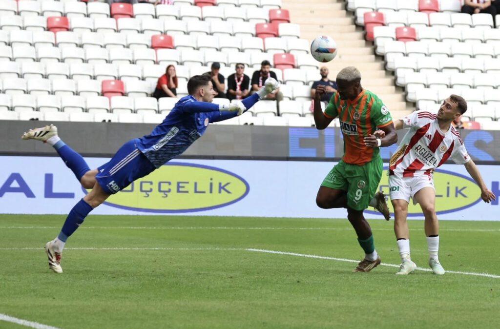 ALANYASPOR, AKDENİZ DERBİSİNDE MAĞLUP