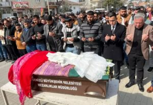 DENİZLİ, MİNİK NAZLI’YI SON YOLCULUĞUNDA YALNIZ BIRAKMADI