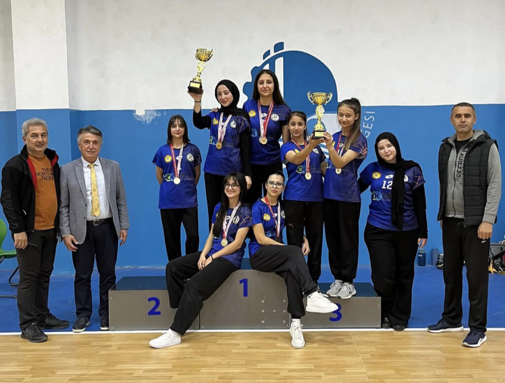 TIRMANIŞ’TA ZİRVENİN ADI:EGVEB’İN KIZLARI!