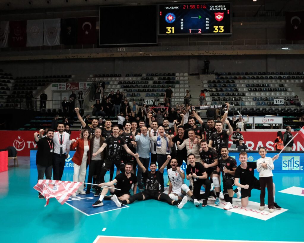 ALANYA’NIN EFELERİ, PLAY-OFF İLK MAÇINDA HALKBANK’I DEVİRDİ