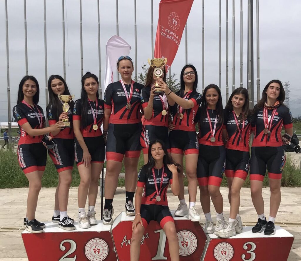 BİSİKLET’TE ZİRVE EGVEB’İN!