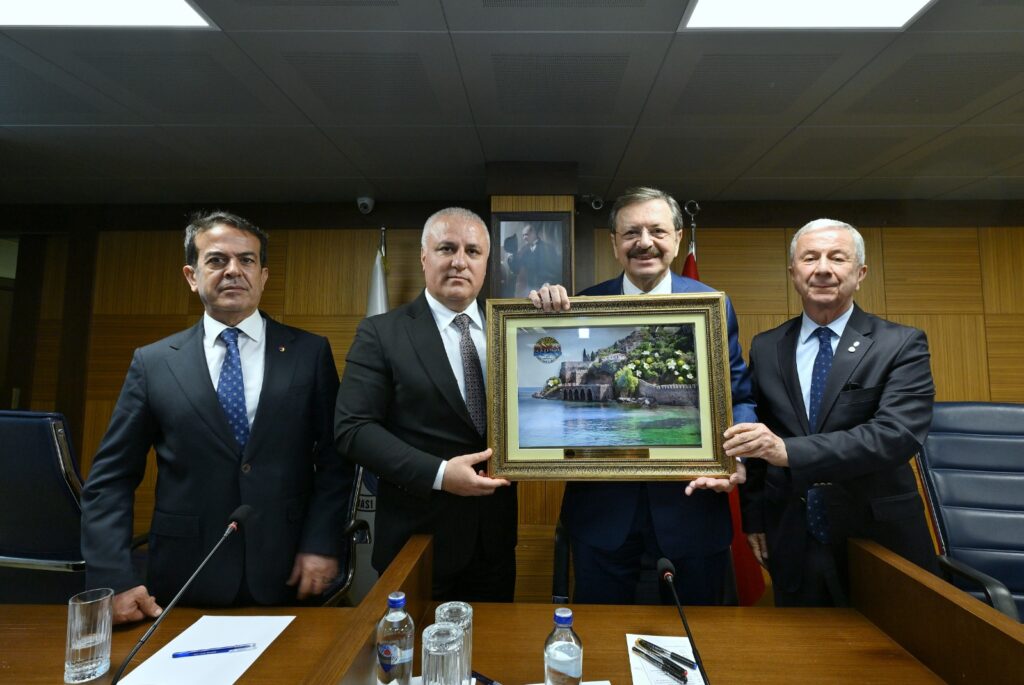 HİSARCIKLIOĞLU, “ALTSO TOBB’UN YÜZ AKI”