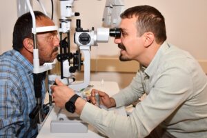 ALANYA EĞİTİM VE ARAŞTIRMA HASTANESİ’NDE İLK KORNEA NAKLİ BAŞARIYLA GERÇEKLEŞTİRİLDİ