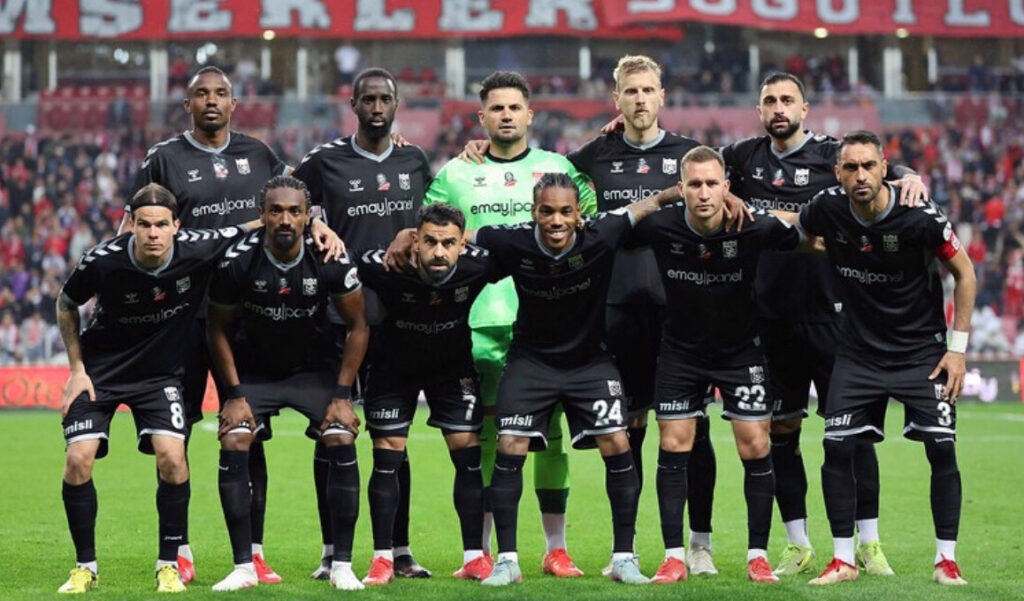 SÜPER LİGE VEDA EDEN 3. TAKIM SİVASSPOR