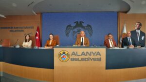 ALANYA BELEDİYE MECLİSİNDE YENİ DÖNEMİN AYAK SESLERİ