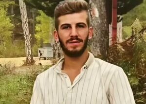 ALANYA’DA GECE YARISI DEHŞETİ: 19 YAŞINDAKİ GENÇ HAYATINI KAYBETTİ