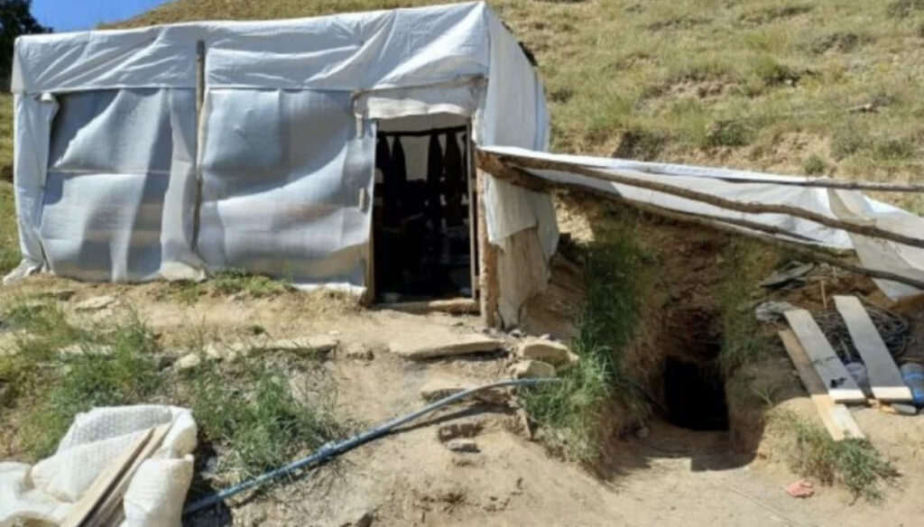 OLTU TAŞI MADENİNDE GÖÇÜK FACİASI  3 İŞÇİ HAYATINI KAYBETTİ