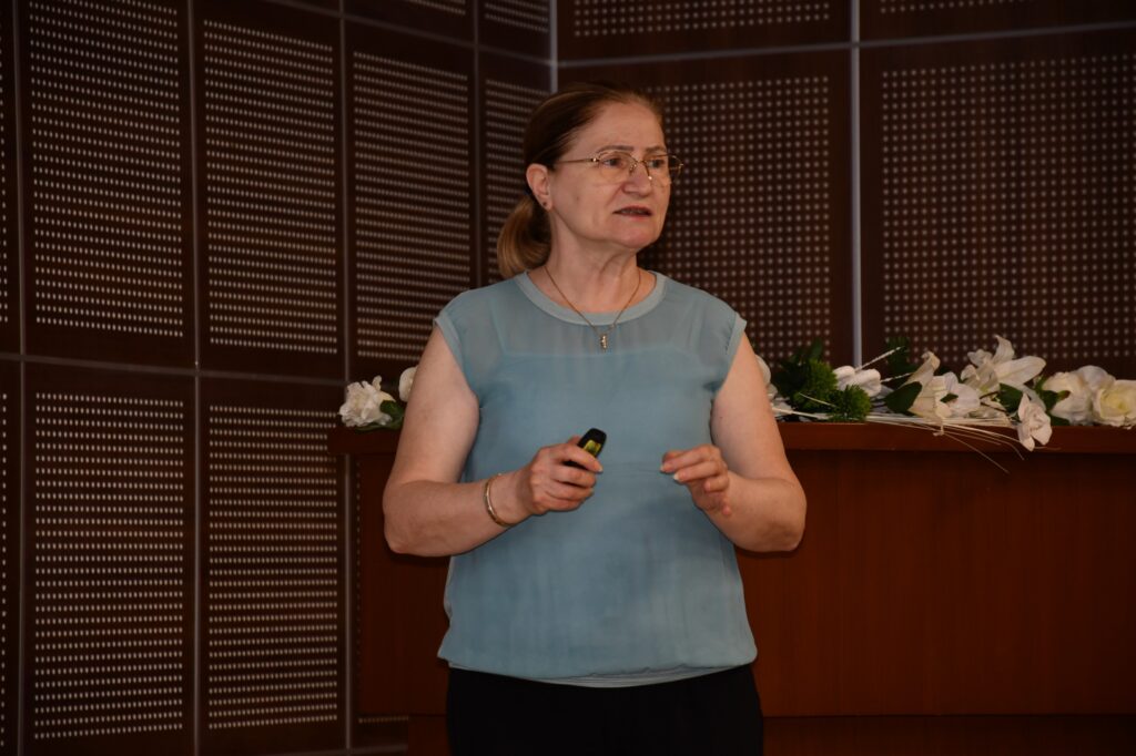 ALANYA’DA SAĞLIKÇILARA “ANNE DOSTU HASTANE” EĞİTİMİ