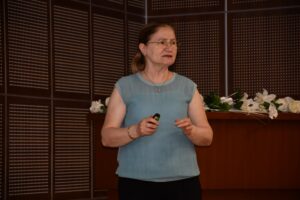 ALANYA’DA SAĞLIKÇILARA “ANNE DOSTU HASTANE” EĞİTİMİ