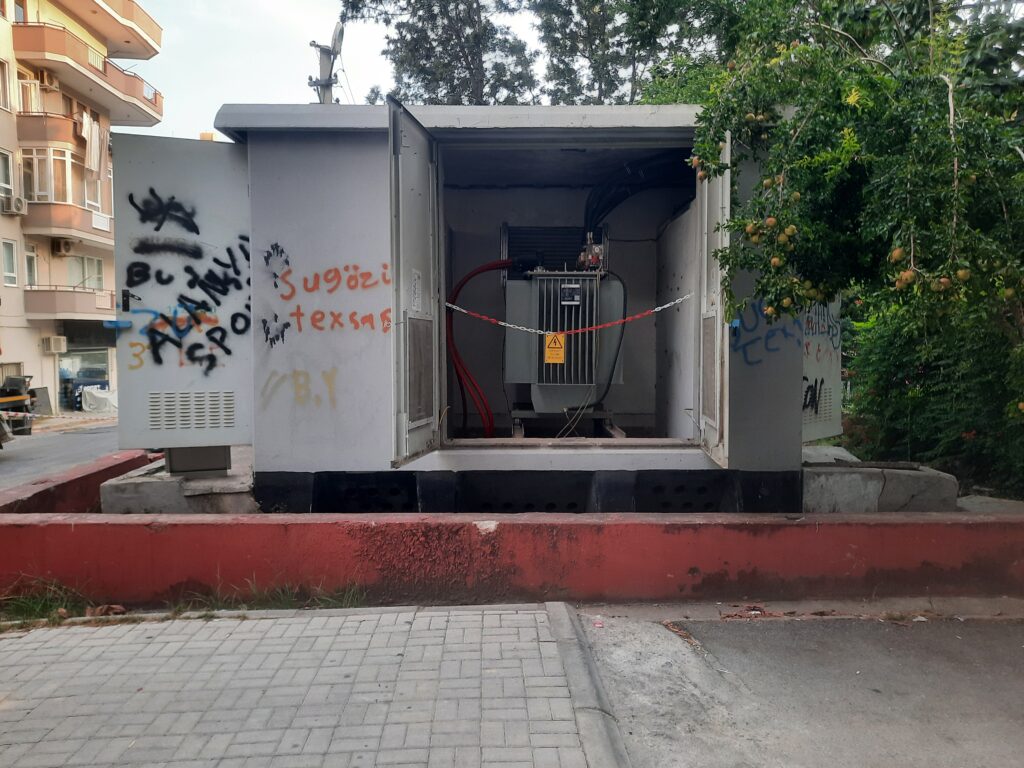 ALANYA’DA SICAK HAVA TRAFO PATLATTI