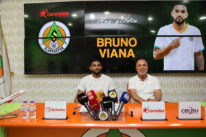 ALANYASPOR, 4 YENİ TRANSFERİ İÇİN İMZA TÖRENİ DÜZENLEDİ
