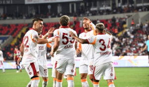 GALATASARAY, SÜPER LİG AÇILIŞINI 3 GOLLE YAPTI