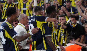 FENERBAHÇE, 5 GOLLE ŞAMPİYONLAR LİGİ PLAY-OFF TURUNA YÜKSELDİ