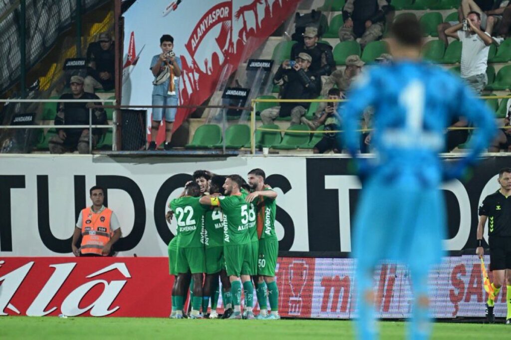 ALANYASPOR, BEŞİKTAŞ’I 2 GOLLE DEVİRDİ