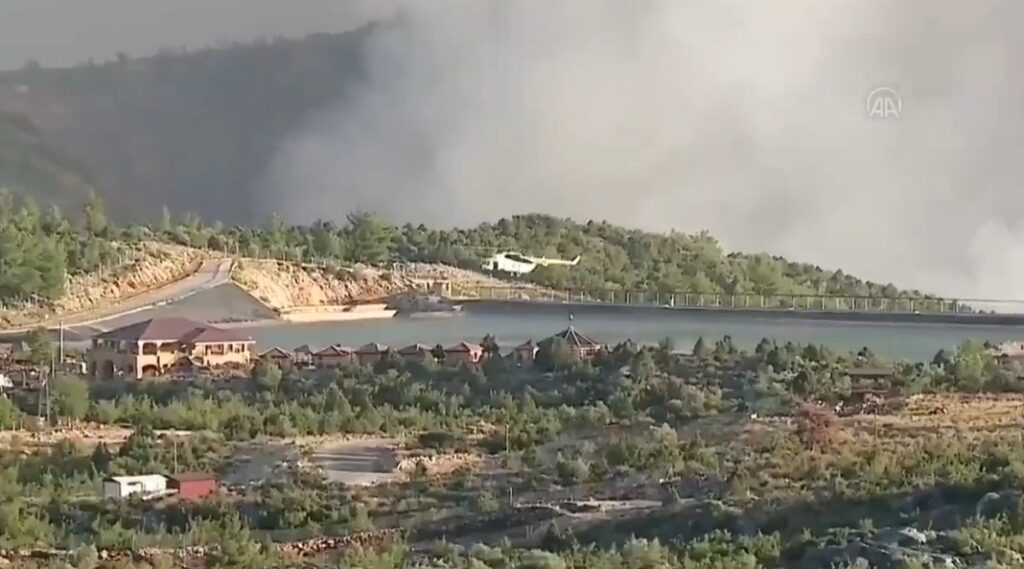 GÜNDOĞMUŞ’TA ORMAN YANGINI