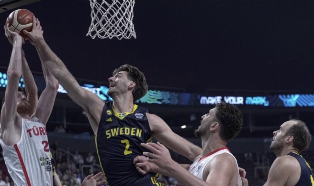 ON İKİ DEV ADAM, EUROBASKET 2025’DE ÇEYREK FİNALDE