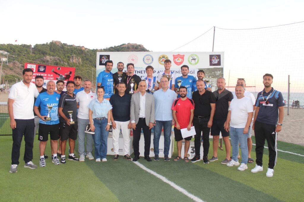 ALANYA’DA AYAK TENİSİ ŞÖLENİ! T-FUTNET CUP’TA KUPALAR SAHİBİNİ BULDU