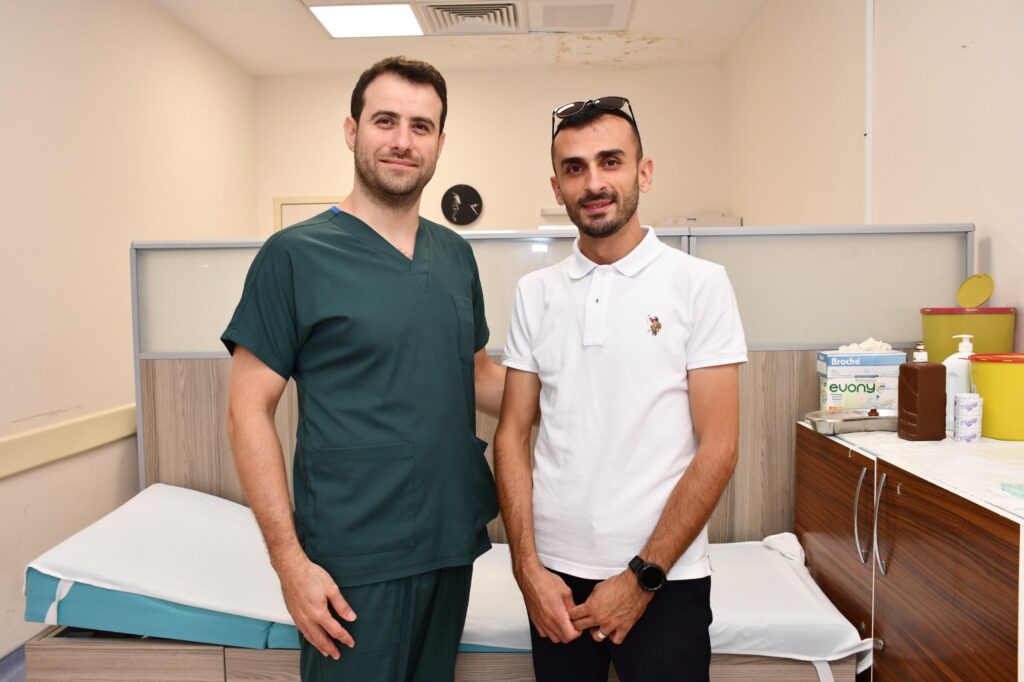 HİLMİ HOCADAN BAŞARILI UYANIK VATS AMELİYATI