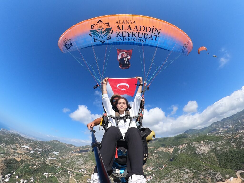 ALKÜ’DE CUMHURİYET COŞKUSU