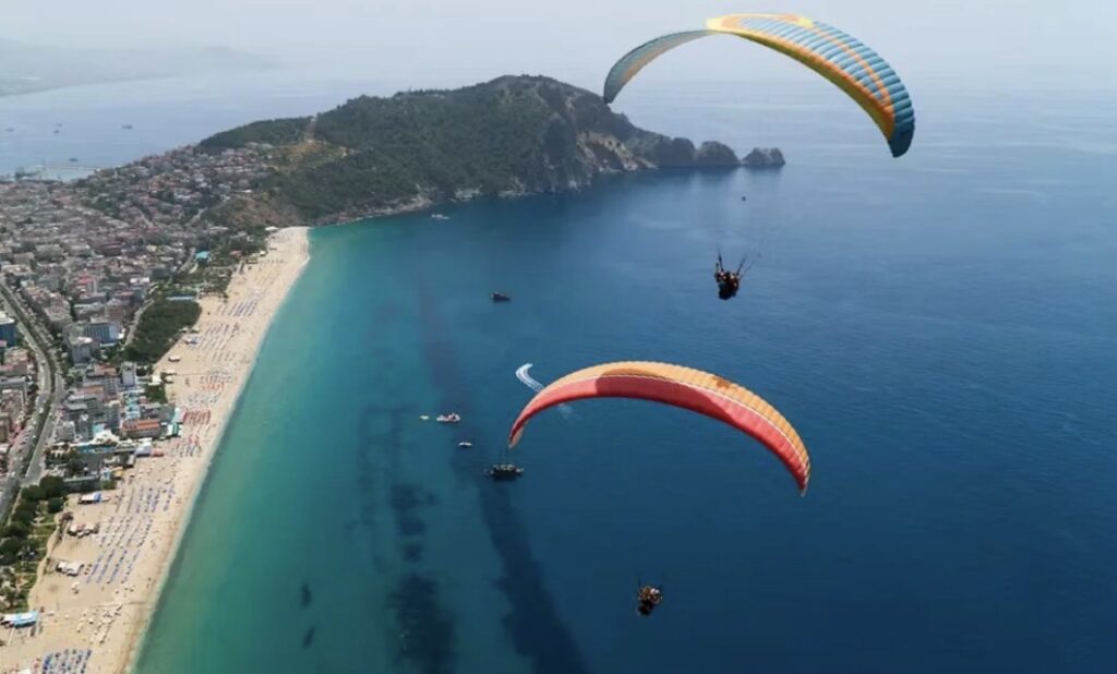 DÜNYA ALANYA GÖKYÜZÜNDE BULUŞUYOR