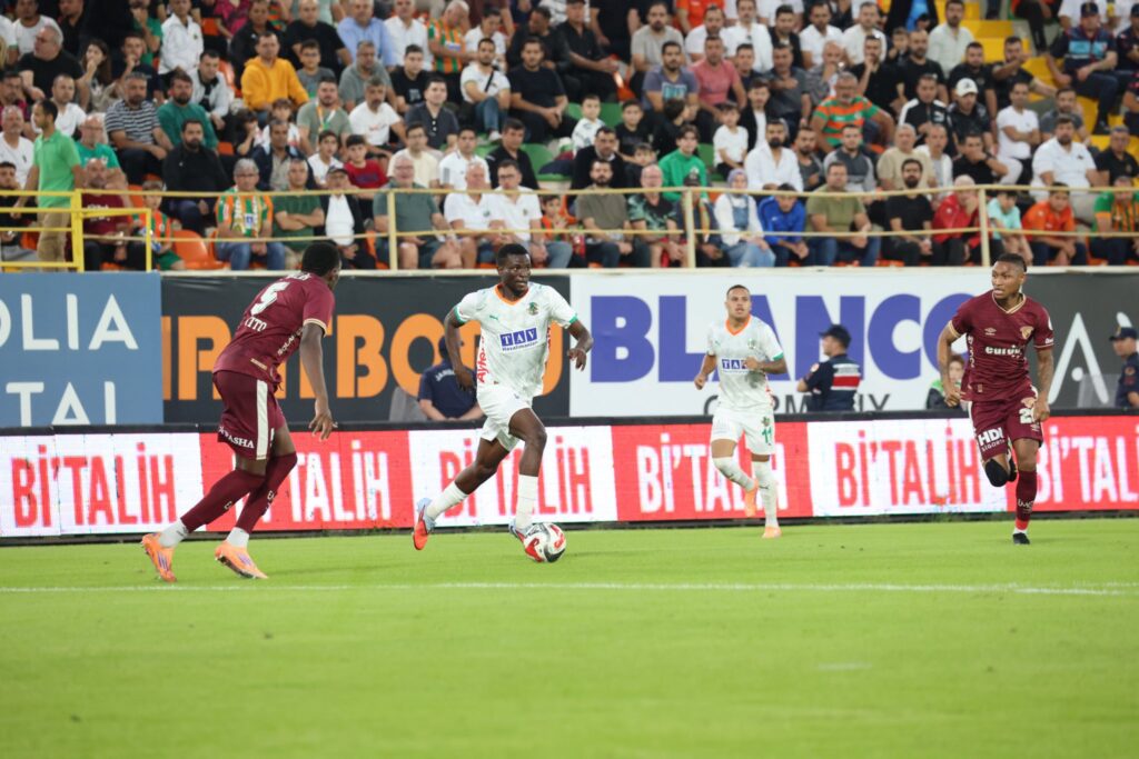 ALANYASPOR, ÜMİT AKDAĞ İLE GÖZTEPE’Yİ MAĞLUP ETTİ