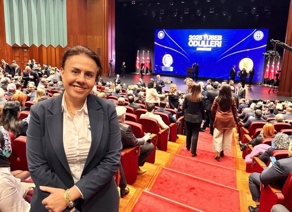 BAŞHEKİM KARAKUŞ YILMAZ, TÜRK TIP DÜNYASI KURULTAYI’NDA SAĞLIĞIN GELECEĞİNİ DEĞERLENDİRDİ