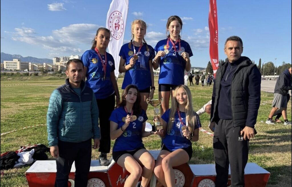 EGVEB’İN KIZLARI, KROS’TA ANTALYA ŞAMPİYONU OLDU!