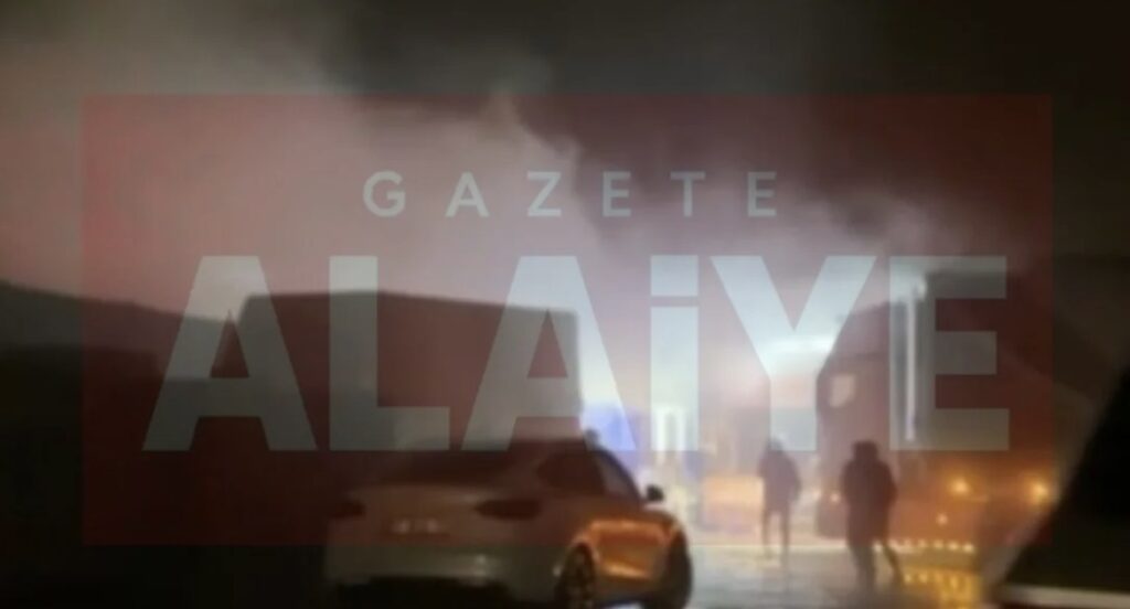 ALANYA’DA TOPTANCI HALİNDE KORKUTAN YANGIN