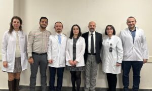 ÖZGÜR HOCA MUTLULUĞUNU SOSYAL MEDYADAN PAYLAŞTI