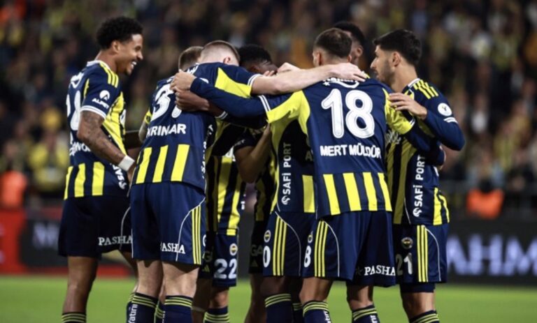 FENERBAHÇE, SÜPER KUPA’DA FİNALE YÜKSELDİ