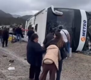 FECİ KAZA! METRO TURİZM OTOBÜSÜ DEVRİLDİ