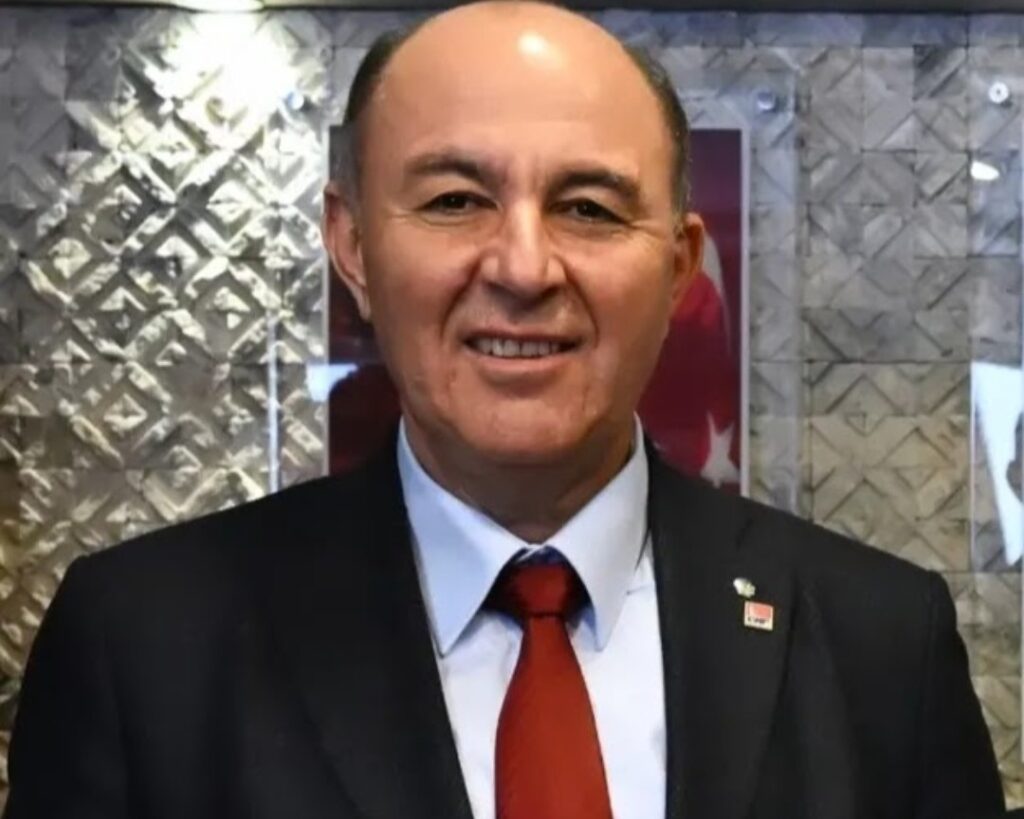 BAŞKAN KANDEMİR: “23 NİSAN, ÇOCUKLARIMIZIN ÖZGÜRCE GÜLÜMSEYEBİLDİĞİ BİR TÜRKİYE SÖZÜDÜR ”