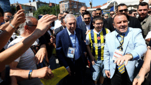 AZİZ YILDIRIM, 8 YIL ARADAN SONRA YENİDEN FENERBAHÇE BAŞKANI