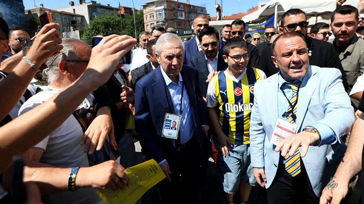 AZİZ YILDIRIM, 8 YIL ARADAN SONRA YENİDEN FENERBAHÇE BAŞKANI
