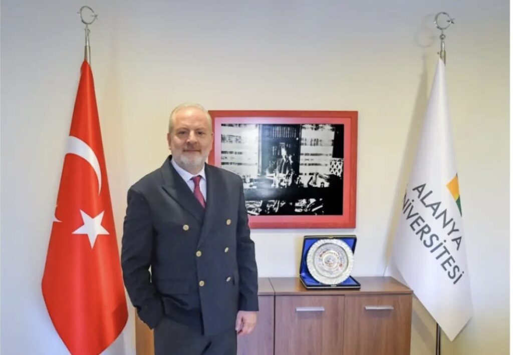 REKTÖR SAĞER’DEN YKS ADAYLARINA MESAJ