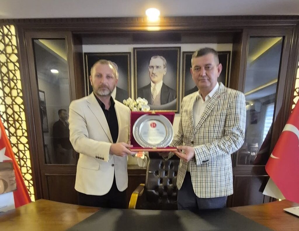 HASAN BAŞKAN KOLTUĞU SAHİBİNE TESLİM ETTİ