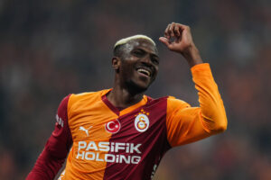 OSİMHEN’E ÇILGIN TEKLİF! GALATASARAY CEVABI VERDİ