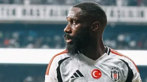 BEŞİKTAŞ’LI ESKİ OYUNCU SÜPER LİG’E DÖNDÜ
