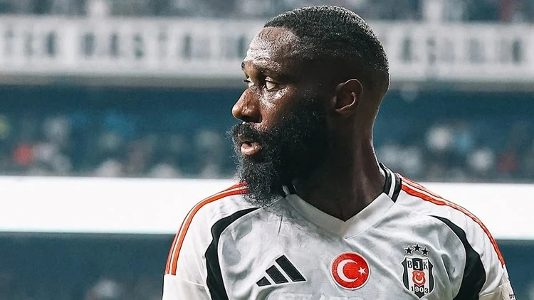 BEŞİKTAŞ’LI ESKİ OYUNCU SÜPER LİG’E DÖNDÜ