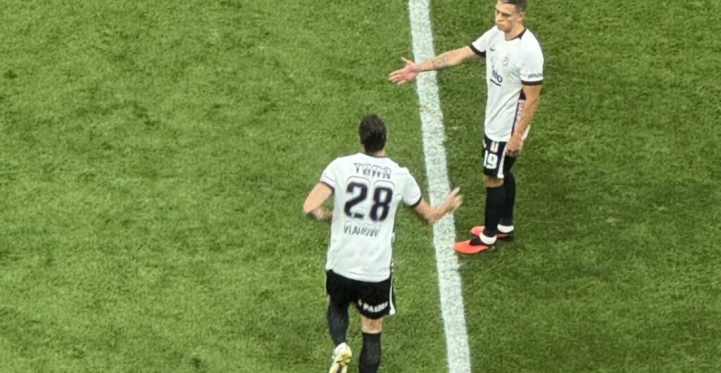DUSAN VLAHOVİC, BEŞİKTAŞ FORMASIYLA İLK KEZ SAHADA! TARİHİ ANLARI İZLE