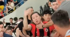 MİNİK FENERBAHÇELİYE TRİBÜN ZORBALIĞI