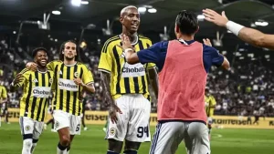 FENERBAHÇE GOLCÜSÜYLE YOLLARI AYIRIYOR!