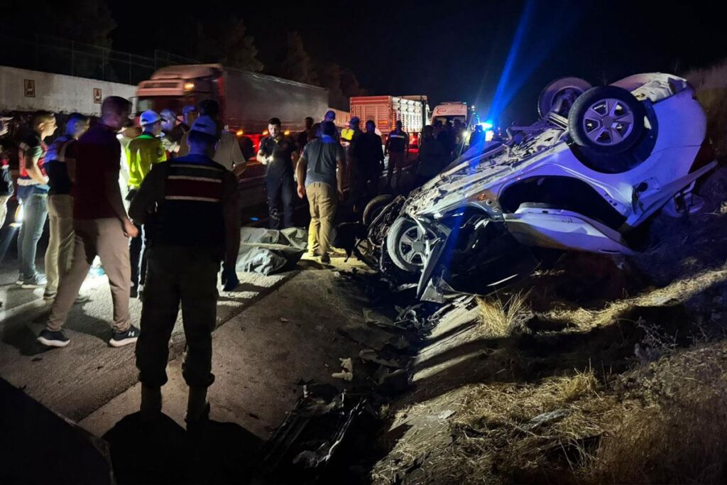 SON DAKİKA l ŞANLIURFA’DA KORKUNÇ KAZA : 3 ÖLÜ 2 AĞIR YARALI