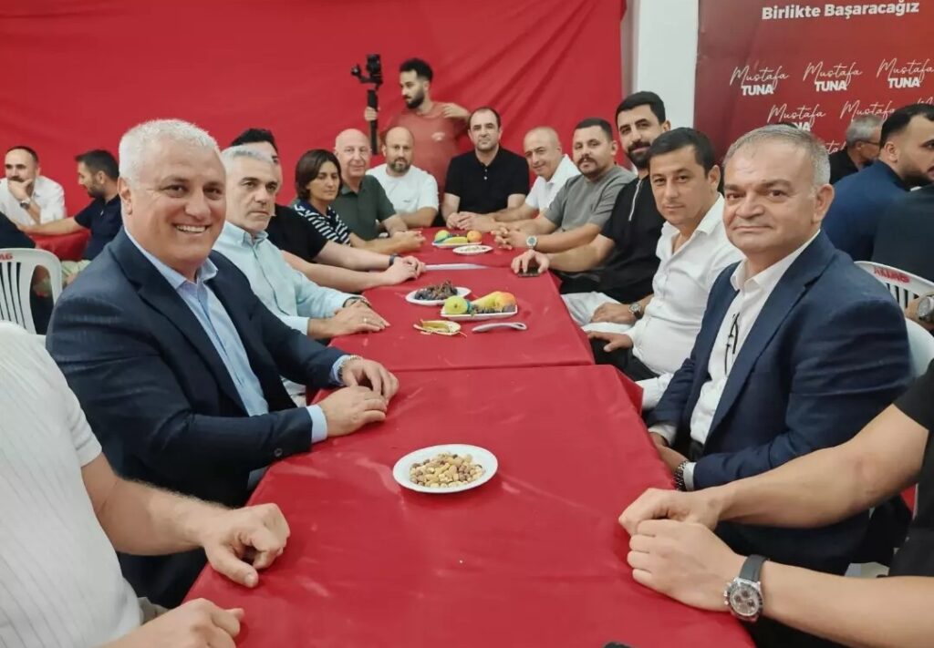 ERAY ERDEM’DEN RAKİBİ MUSTAFA TUNA’YA ANLAMLI ZİYARET