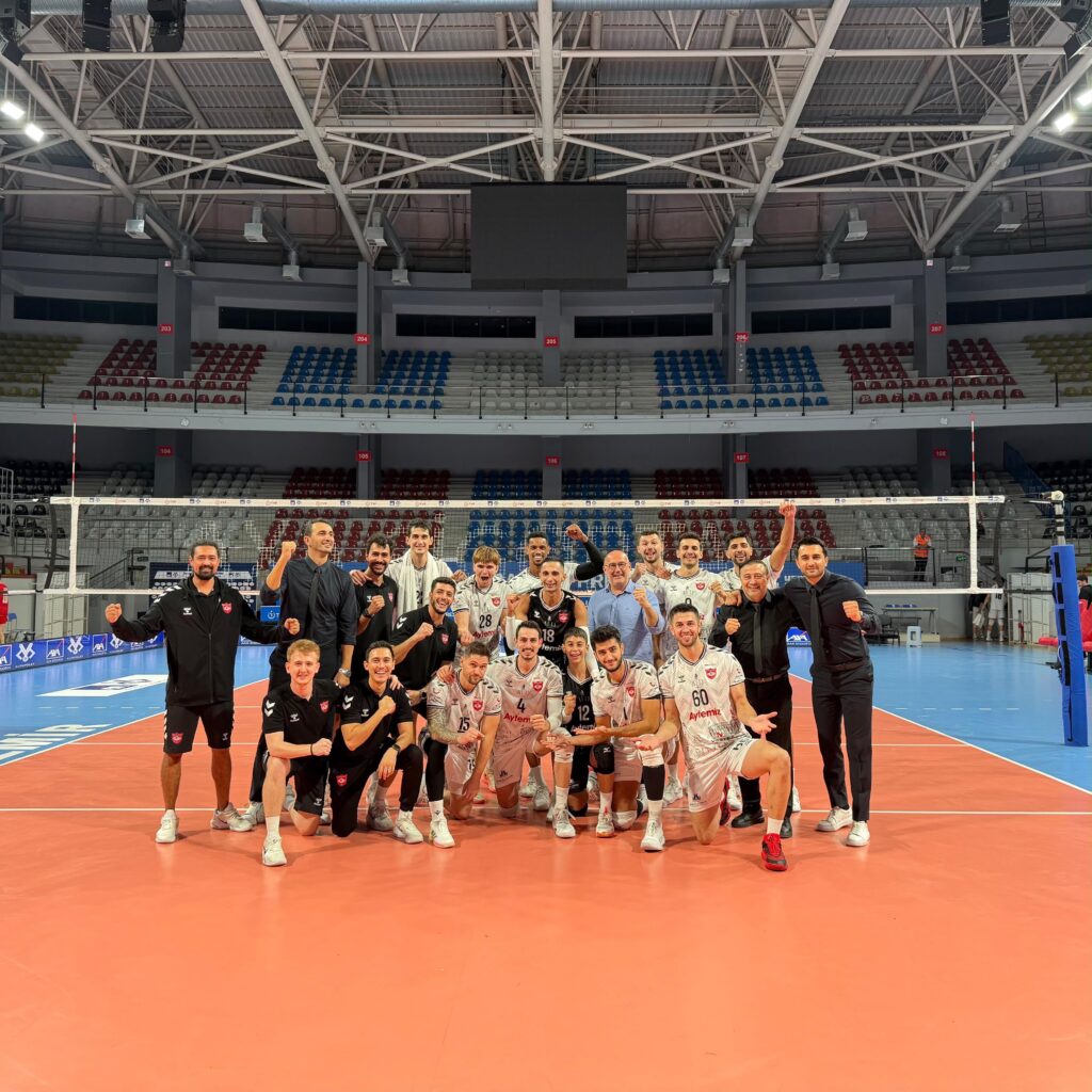 ALANYA’NIN EFELERİ’NDEN KUPA VOLEY’DE MÜTHİŞ GERİ DÖNÜŞ!
