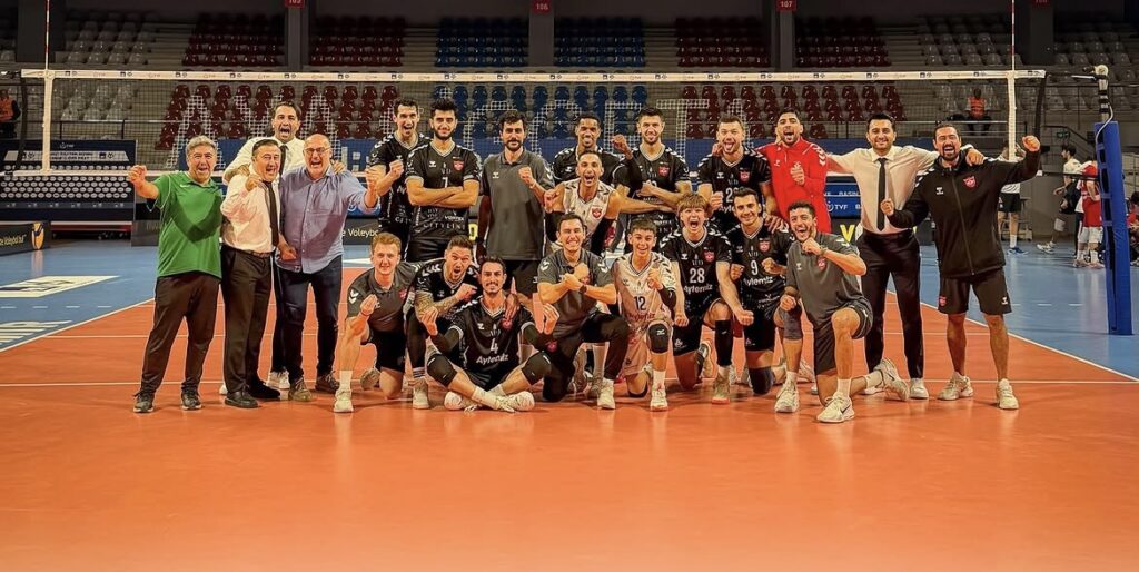 ALANYA’NIN EFELERİ, AXA SİGORTA KUPA VOLEY’DE ÇEYREK FİNALDE!