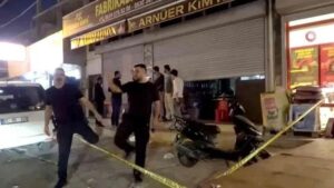 ADANA’DA İŞ YERİNE KURŞUN YAĞDIRDILAR