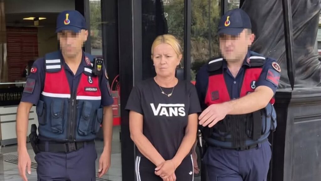 ALANYA’DA EŞİNİN ÖLÜMÜNE NEDEN OLAN KADIN TURİST TUTUKLANDI